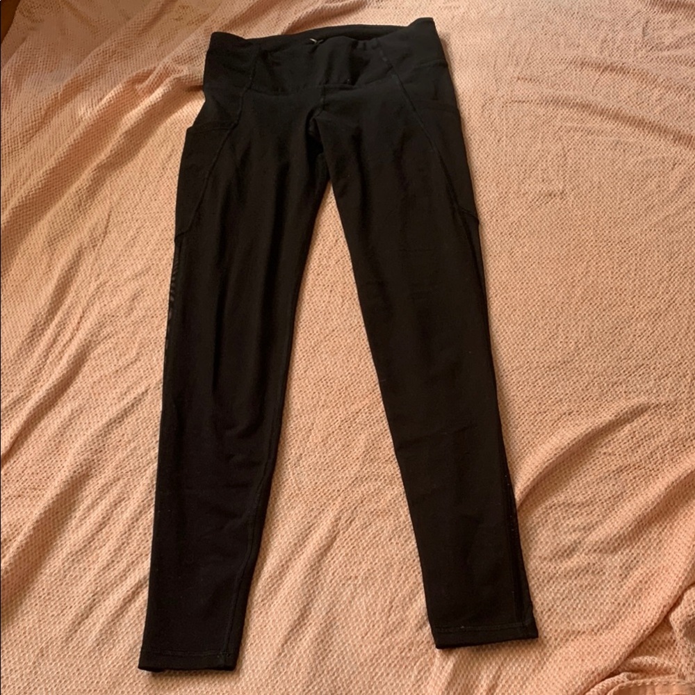 Old Navy Active Go-Dry Fitted Leggings with Mesh Panels on Sides Size Small